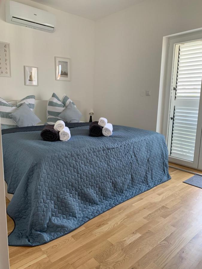 Deluxe Suites Anna Vodice Bagian luar foto